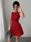 Vestido Rojo con Estampado Floral y Falda con Vuelo