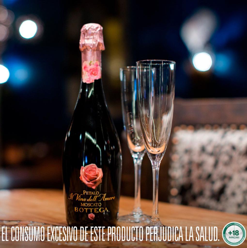 Bottega Moscato Vino Espumante 750 mL