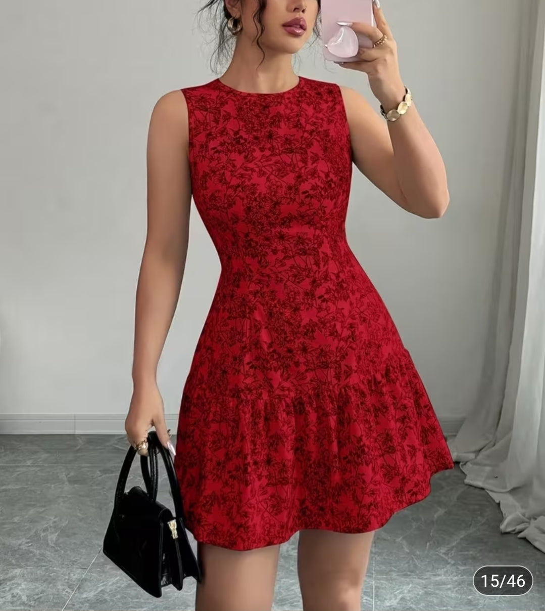Vestido Rojo con Estampado Floral y Falda con Vuelo