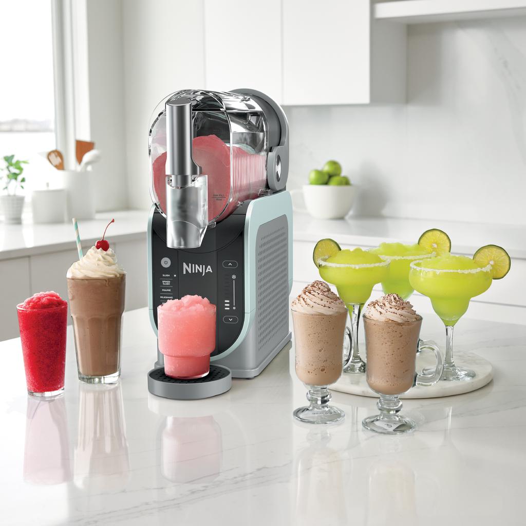 Ninja Slushi Máquina para Bebidas Congeladas de 5 Funciones con 2 Vasos Térmicos Tipo Bubble FS305CO
