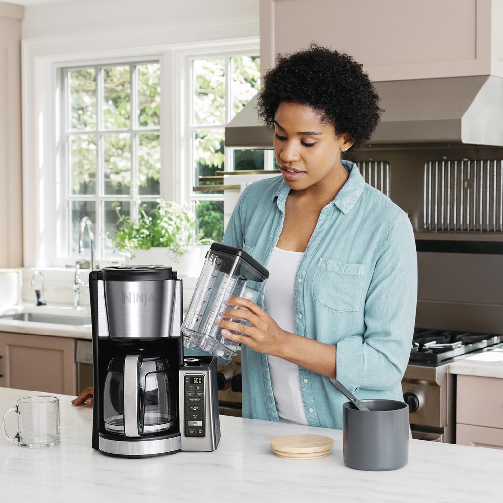 Ninja Cafetera Programable 2.8 L / 12 Tazas CE250