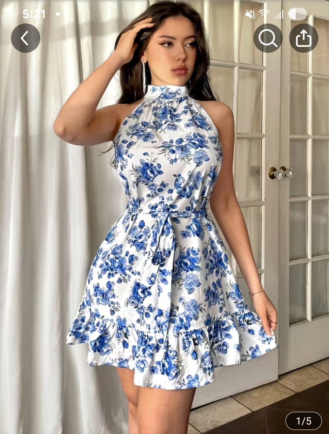 Vestido Floral Azul con Cuello Halter