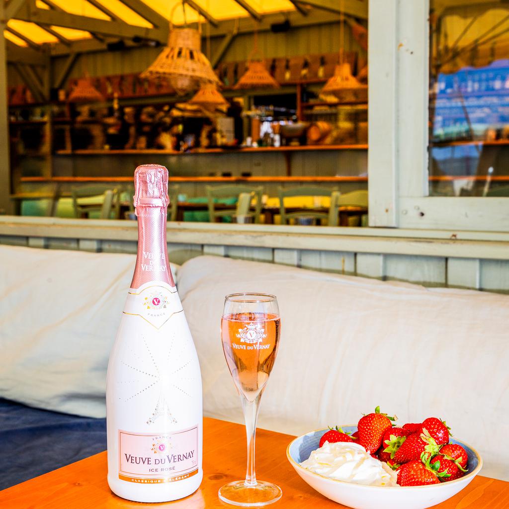 Veuve Du Vernay Vino Espumante Ice Rosé 750 mL / 25.36 oz