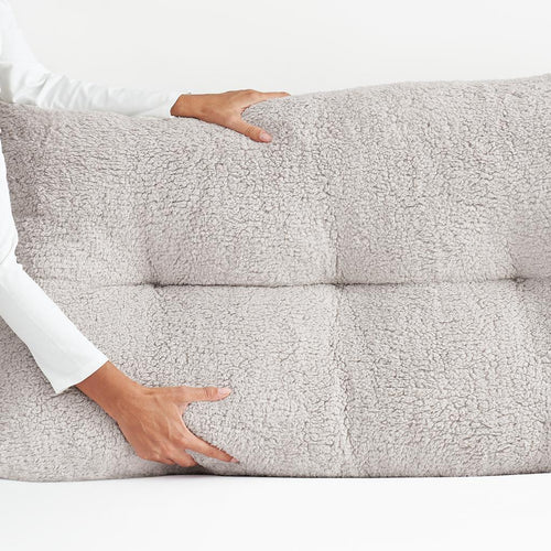 Almohada en Cuña Sherpa con Bolsillo Lateral