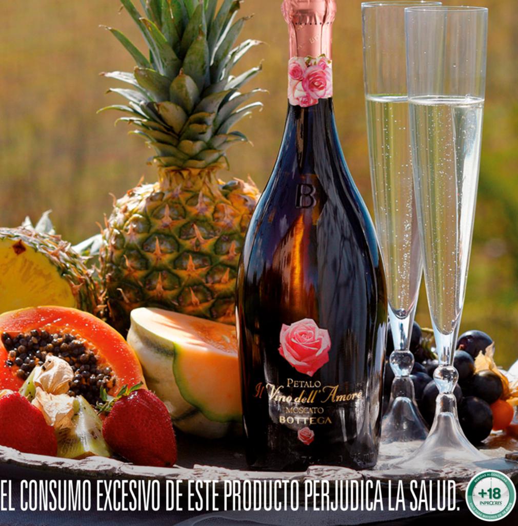 Bottega Moscato Vino Espumante 750 mL