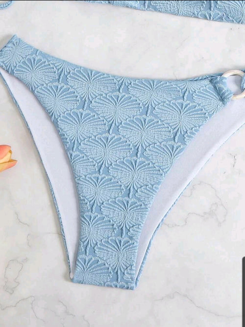 Bikini Azul Celeste con Textura Floral en Relieve