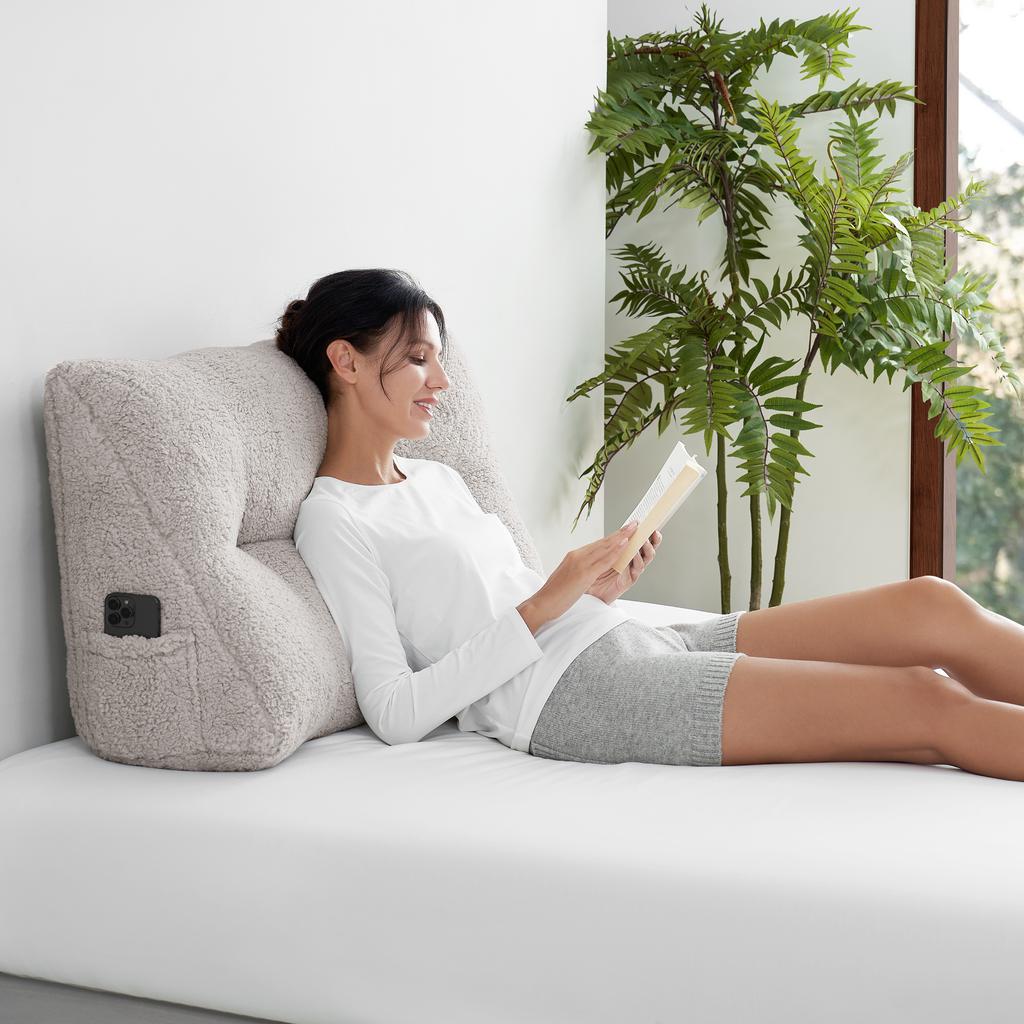 Almohada en Cuña Sherpa con Bolsillo Lateral